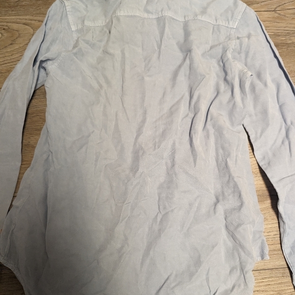 NWTs Tentree collared shirt, size xs, relaxed fit - Picture 6 of 7